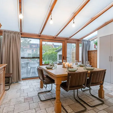 בית נופש Huswell - Cosy With Garden