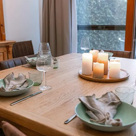 Huswell - Cosy With Garden