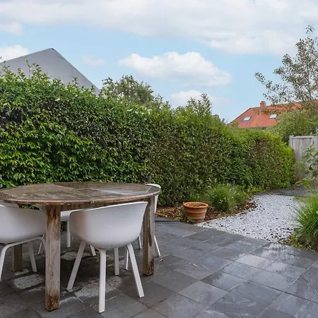 Huswell - Cosy With Garden בית נופש *