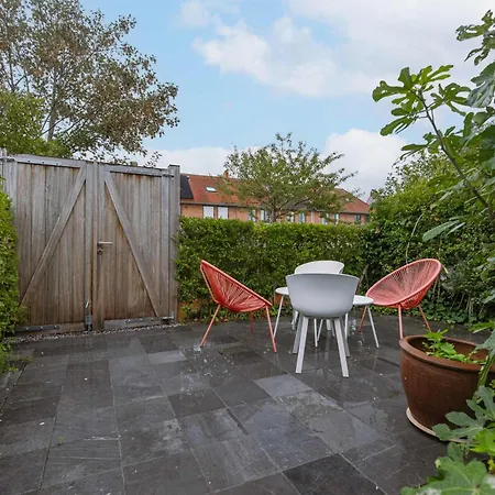 Huswell - Cosy With Garden *